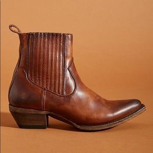 Frye Sacha Chelsea Cognac Leather Ankle Booties